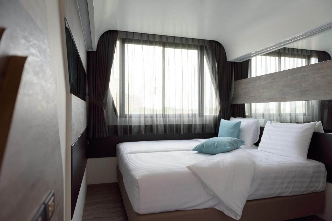The Xtreme Suites Бангкок Экстерьер фото