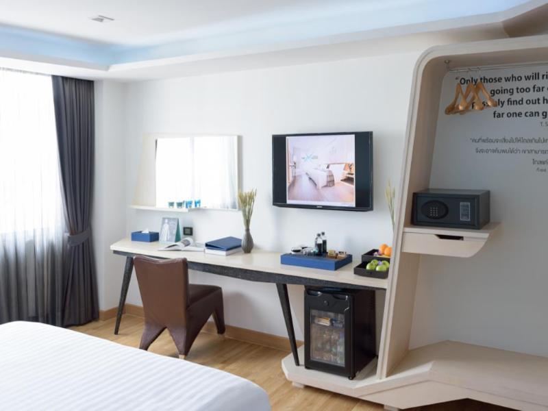 The Xtreme Suites Бангкок Экстерьер фото